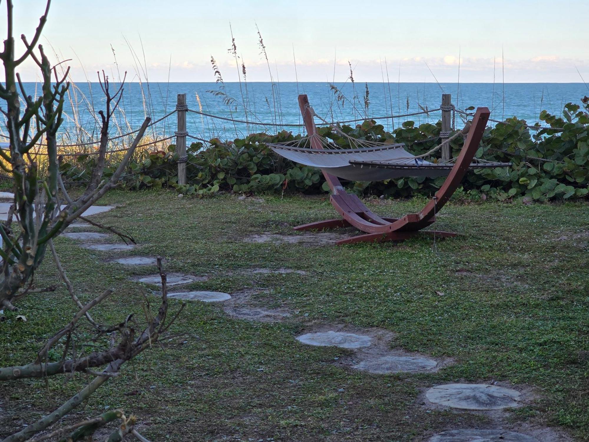 Oceanfront Sea Scape Motel Indialantic Dış mekan fotoğraf